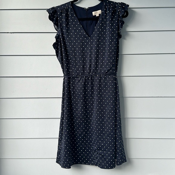 LOFT Dresses & Skirts - NWT LOFT Outlet Navy White Polka Dot Tie Waist Flutter Sleeve Dress